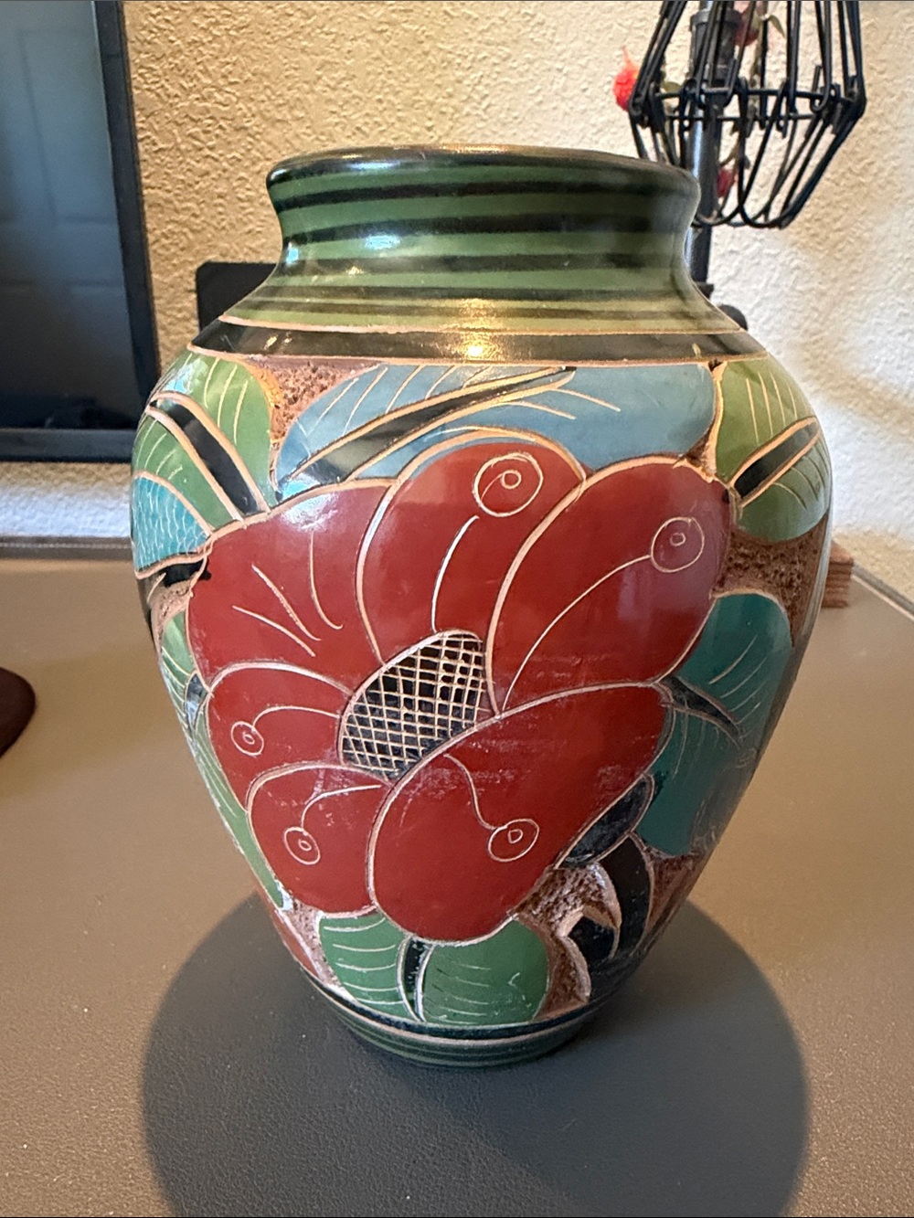Art pottery handmade in Nicaragua. 7” tall EXCELLENT!